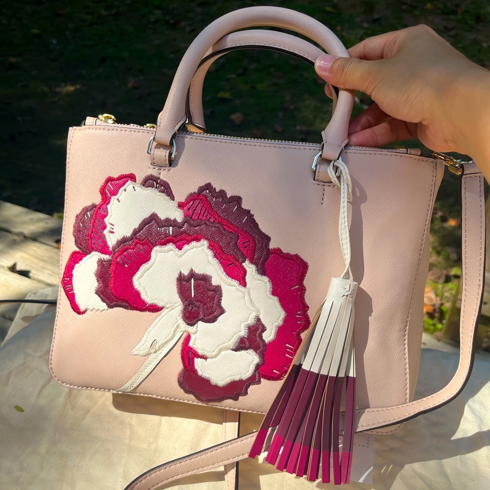 NWT —— Tory Burch satchel embroider floral pattern, Leather, detachable strap
